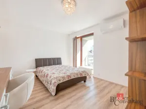 Pronájem bytu 2+kk, Praha - Holešovice, Na Maninách, 60 m2