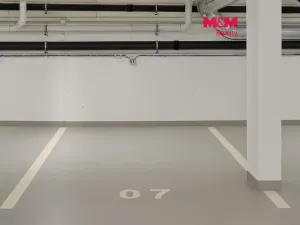 Pronájem garážového stání, Hradec Králové - Pražské Předměstí, 13 m2