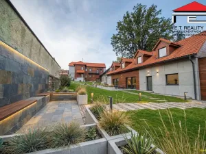 Prodej činžovního domu, Rynholec, nám. 1. máje, 561 m2