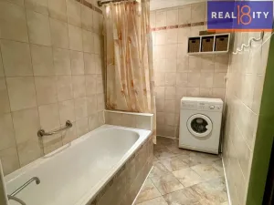 Pronájem bytu 3+1, Praha, Babákova, 69 m2