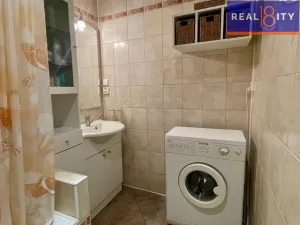 Pronájem bytu 3+1, Praha, Babákova, 69 m2