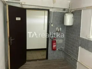 Pronájem obchodního prostoru, Karviná, Božkova, 8 m2