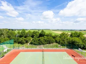 Pronájem bytu 2+kk, Praha - Kbely, Pod Nouzovem, 57 m2