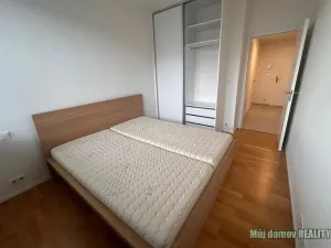 Pronájem bytu 2+kk, Praha - Libeň, Zenklova, 53 m2