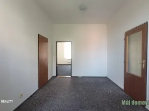 Pronájem bytu 3+1, Praha - Kobylisy, Nad záložnou, 85 m2