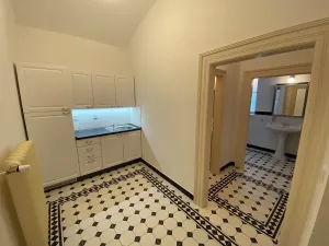 Pronájem kanceláře, Praha - Libeň, Zvonařovská, 56 m2