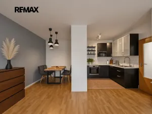 Prodej bytu 3+kk, Praha - Kyje, Sicherova, 79 m2