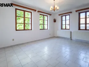 Prodej rodinného domu, Čečelice, Dlážděná, 450 m2