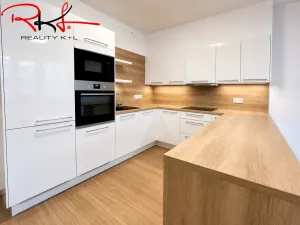Pronájem bytu 2+kk, Praha, U Pergamenky, 59 m2