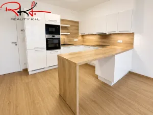 Pronájem bytu 2+kk, Praha, U Pergamenky, 59 m2