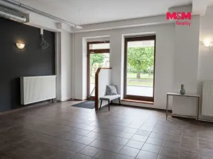 Pronájem obchodního prostoru, Pardubice - Zelené Předměstí, Smetanovo náměstí, 130 m2