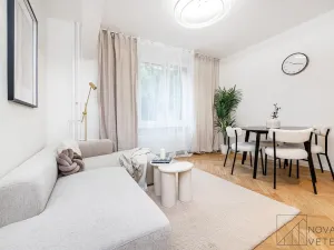 Pronájem bytu 2+kk, Praha - Vršovice, Jakutská, 41 m2