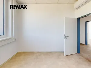 Pronájem kanceláře, Pardubice, Fáblovka, 444 m2