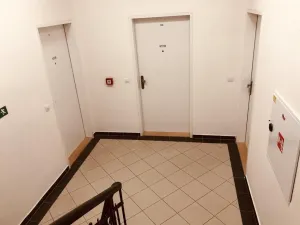 Pronájem bytu 1+kk, Praha - Libeň, Lihovarská, 28 m2