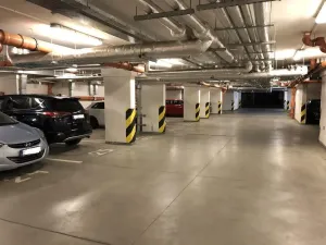 Pronájem garážového stání, Praha - Košíře, Plzeňská, 14 m2