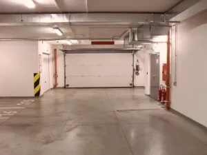 Pronájem garážového stání, Praha - Košíře, Plzeňská, 14 m2