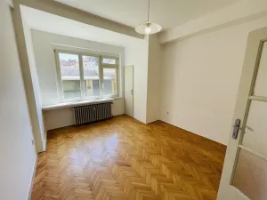 Pronájem bytu 1+kk, Praha - Vršovice, Tolstého, 26 m2