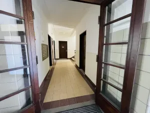 Pronájem bytu 1+kk, Praha - Vršovice, Tolstého, 26 m2