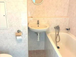 Pronájem bytu 2+kk, Praha, Bryksova, 40 m2