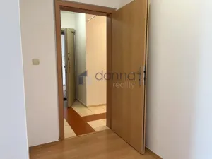 Pronájem bytu 3+kk, Praha, Steinerova, 79 m2