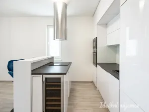 Pronájem bytu 2+kk, Praha - Vysočany, Strnadových, 50 m2