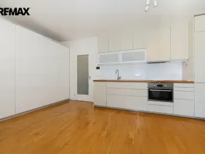 Pronájem bytu 1+kk, Praha, Smrčkova, 32 m2