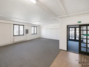 Pronájem skladu, Čeperka, 708 m2