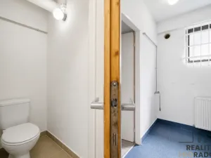 Pronájem skladu, Čeperka, 708 m2