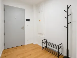 Pronájem bytu 2+kk, Praha - Hrdlořezy, Mezitraťová, 48 m2