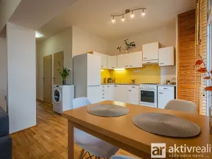 Pronájem bytu 2+1, Neratovice, Dr. E. Beneše, 67 m2