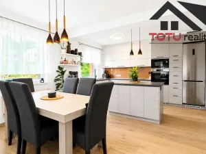 Prodej rodinného domu, Trutnov, 240 m2