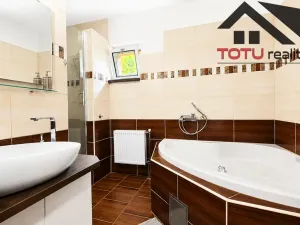 Prodej rodinného domu, Trutnov, 240 m2