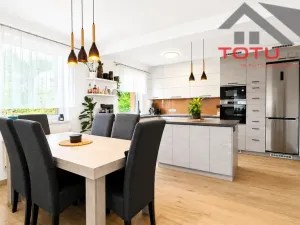 Prodej rodinného domu, Trutnov, 240 m2