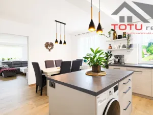 Prodej rodinného domu, Trutnov, 240 m2