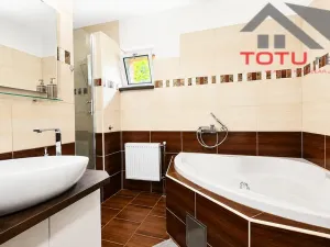 Prodej rodinného domu, Trutnov, 240 m2