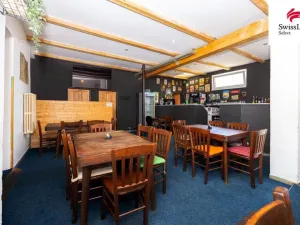 Prodej komerční nemovitosti, Holice, Holubova, 253 m2