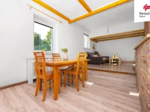 Prodej komerční nemovitosti, Holice, Holubova, 253 m2