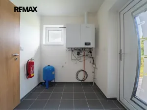 Prodej rodinného domu, Všechlapy, 180 m2