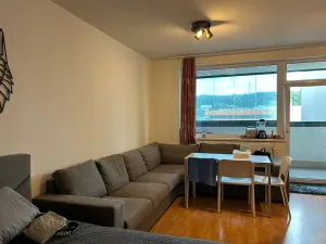 Pronájem bytu 1+kk, Praha - Vysočany, Poděbradská, 38 m2