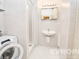 Pronájem bytu 3+1, Praha - Nové Město, Pštrossova, 94 m2
