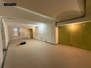 Prodej obchodního prostoru, Karlovy Vary, Moravská, 133 m2