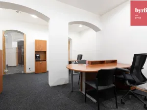 Pronájem obchodního prostoru, Opava, Dolní náměstí, 27 m2