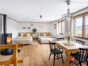 Prodej chaty, Týn nad Vltavou - Hněvkovice na levém břehu Vltavy, 80 m2