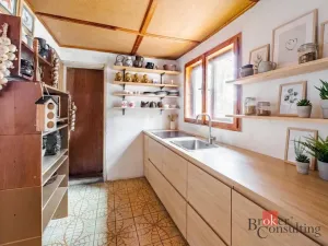 Prodej chaty, Týn nad Vltavou - Hněvkovice na levém břehu Vltavy, 80 m2