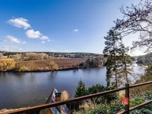 Prodej chaty, Týn nad Vltavou - Hněvkovice na levém břehu Vltavy, 80 m2