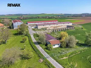 Pronájem skladu, Dolní Chvatliny, 3690 m2