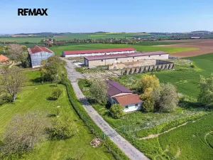 Pronájem skladu, Dolní Chvatliny, 3690 m2