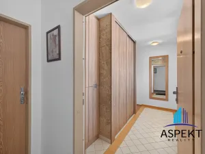 Pronájem bytu 2+kk, Praha - Holešovice, Poupětova, 64 m2