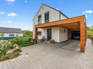 Prodej rodinného domu, Kamenice, Lužní, 141 m2