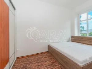 Prodej bytu 2+1, Hostinné, K. Čapka, 52 m2